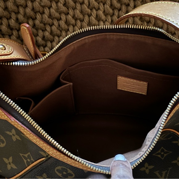 Louis Vuitton Thames GM Monogram Authentic Bag - Picture 13 of 15